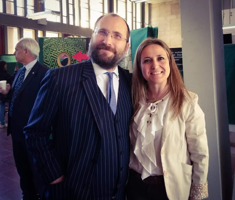 Ianua Aperta - El cónsul de Italia Ivo Polacco junto a la profesora Lorena Ivars