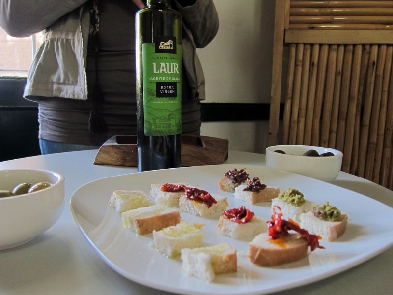 Vino y bicicleta - La empresa "Wine and Ride" también ofrece la posibilidad de visitar la olivícola "Laur"