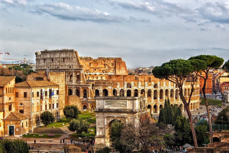 29 De Febrero - Foro Y Coliseo Romanos