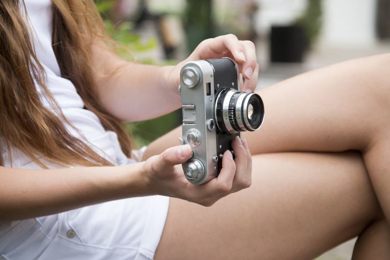 Gran Concurso De Fotografia - Joven Tomando Una Foto