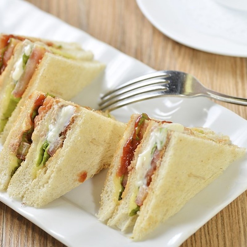 Tramezzino - Vista De Los Sandwich Con Un Tenedor