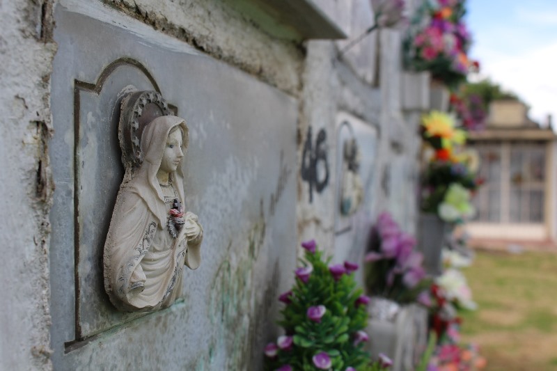 Cementerio Lapida Y Virgen