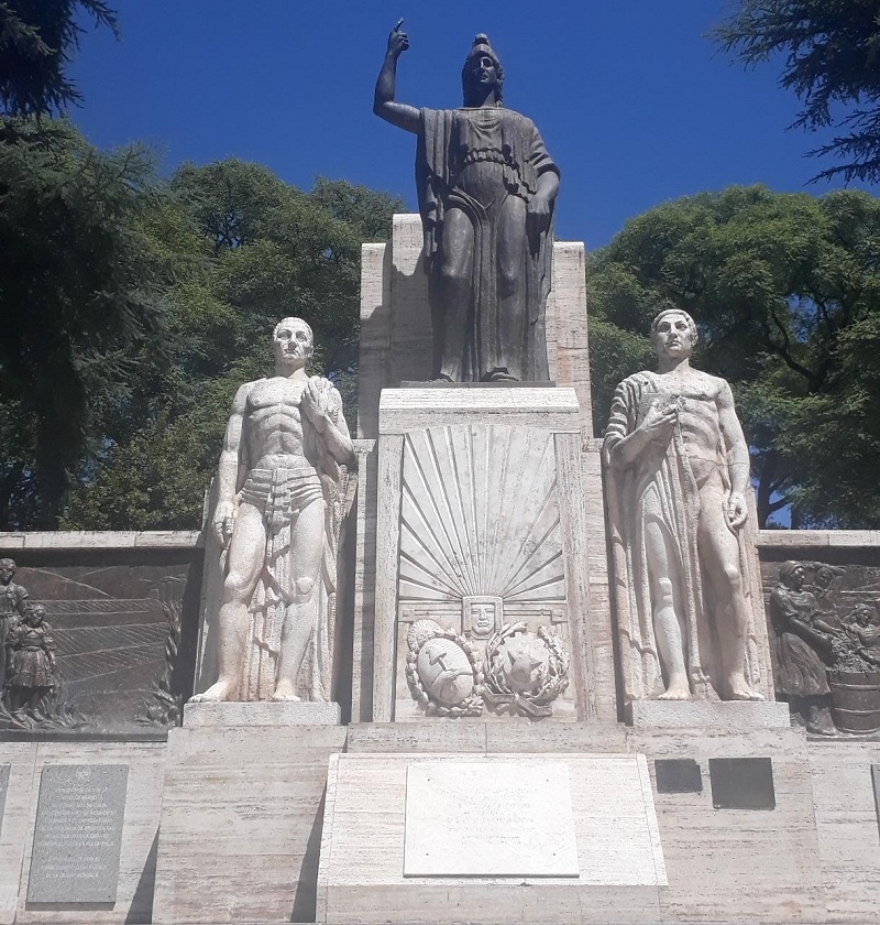 Plaza Italia - Monumento Principal