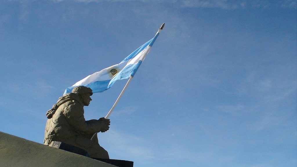 2 De Abril - Soldado En Malvinas Con Nuestra Bandera