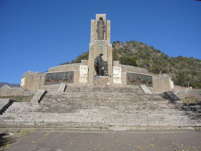Manzano Histórico - Monumento General San Martín