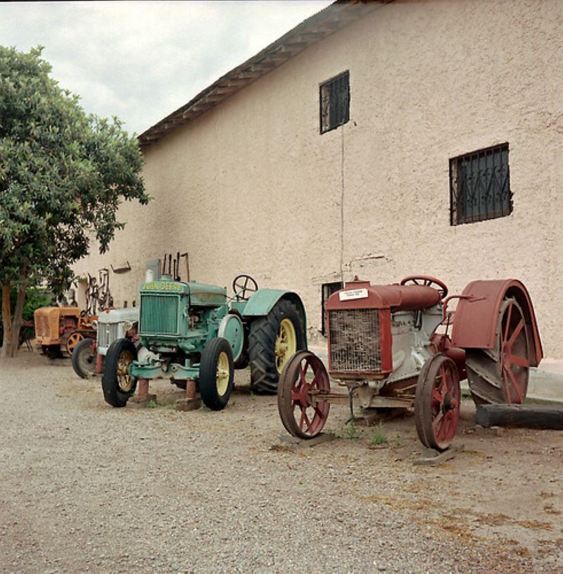 Colonia Italiana - Tractores Bodegas