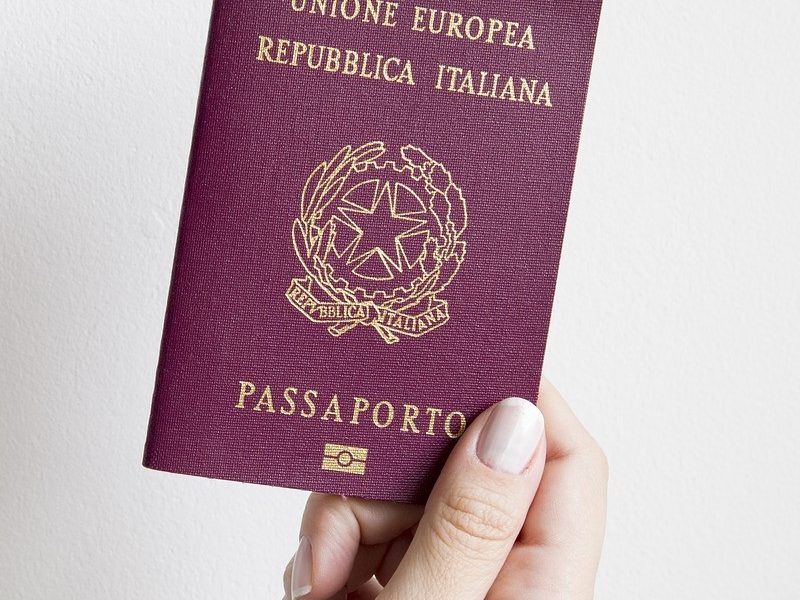 Ciudadania - Pasaporte En Mano