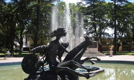 Mendoza In Piazza - Fuente Plaza Italia